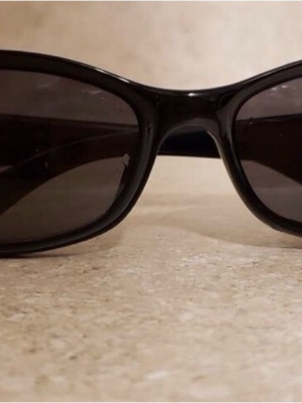 Gucci Black Women's Sunglasses - Gloss Frame